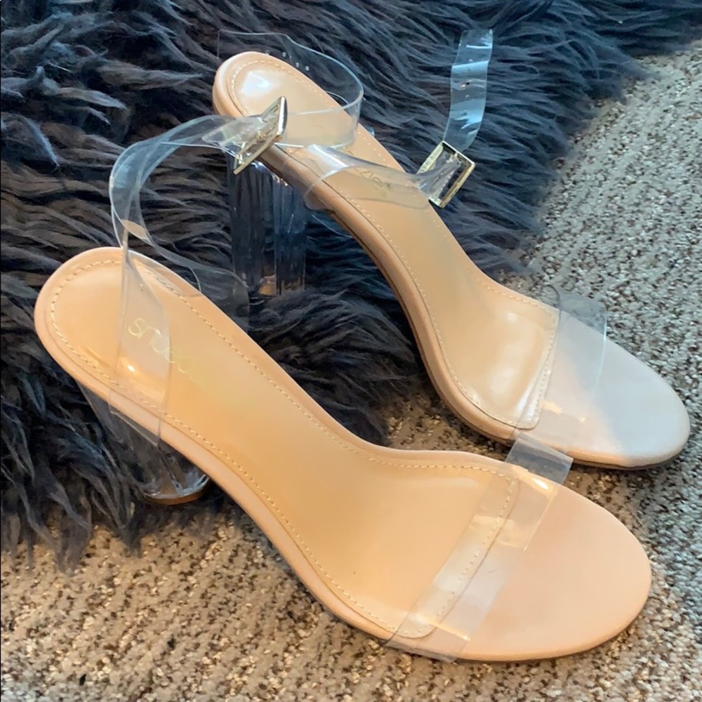 Clear trendy heels 💎 NWT